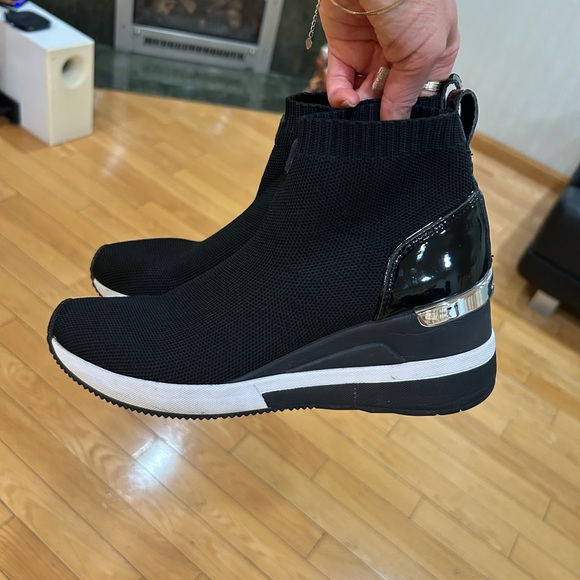 Michael Kors boots, size 7 - Picture 6 of 12